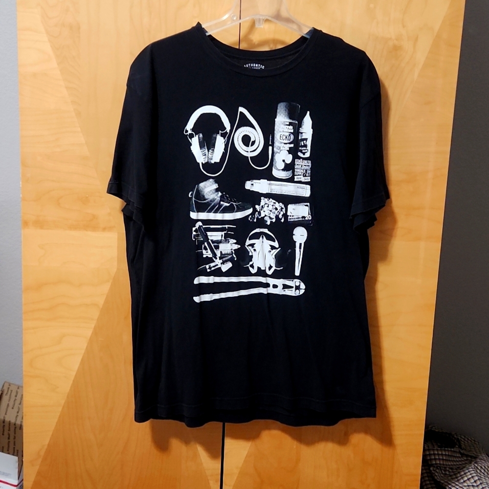 Men's Ecko Unltd. t-shirt black and white size 2xl graffiti graphics